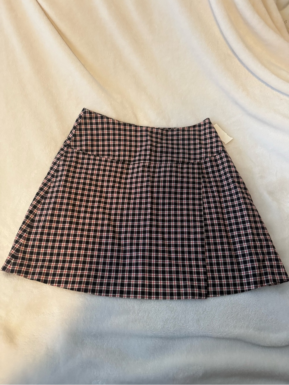 Limited America Plaid Mini Skirt in Black and red